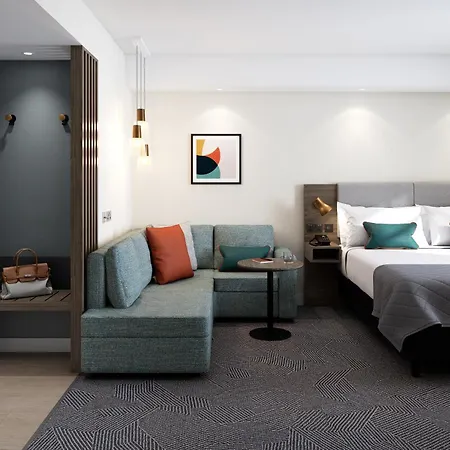 - By Ihg 酒店 拉廷根