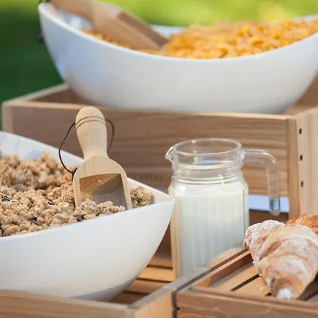 - By Ihg 4* Ratingen