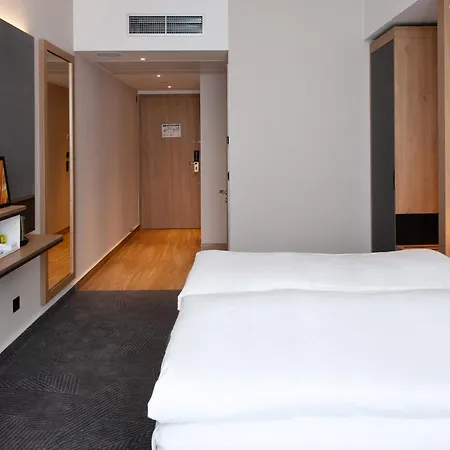 - By Ihg Ξενοδοχείο 4*