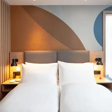 Ξενοδοχείο - By Ihg 4*
