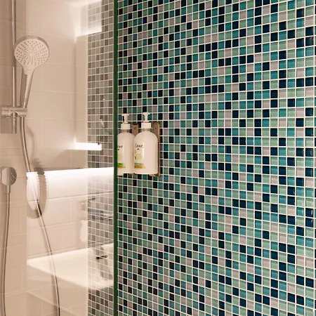 Ξενοδοχείο - By Ihg
