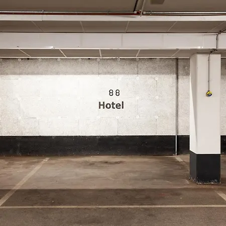 Hotel - By Ihg